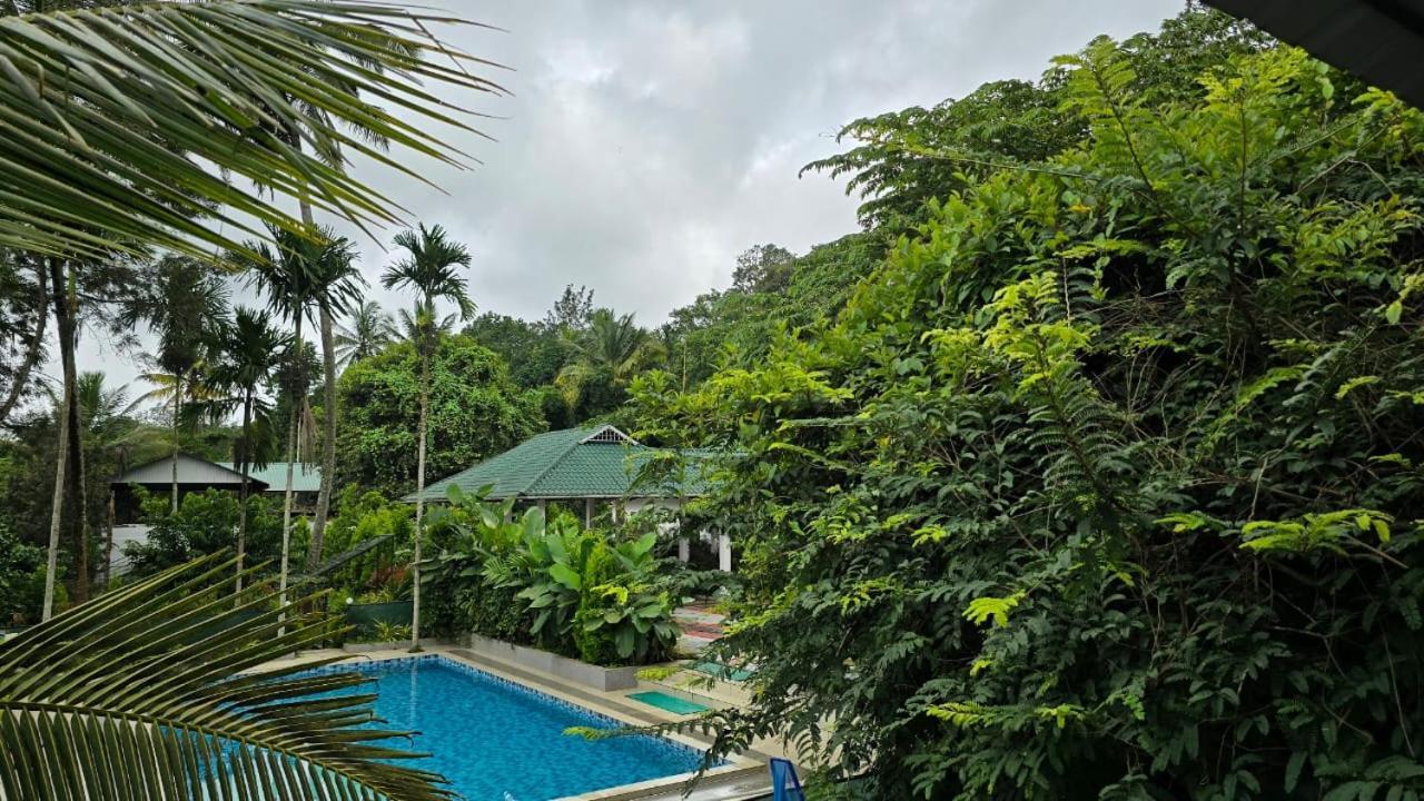Green Aura Private Villas Sultan Bathery Exterior foto